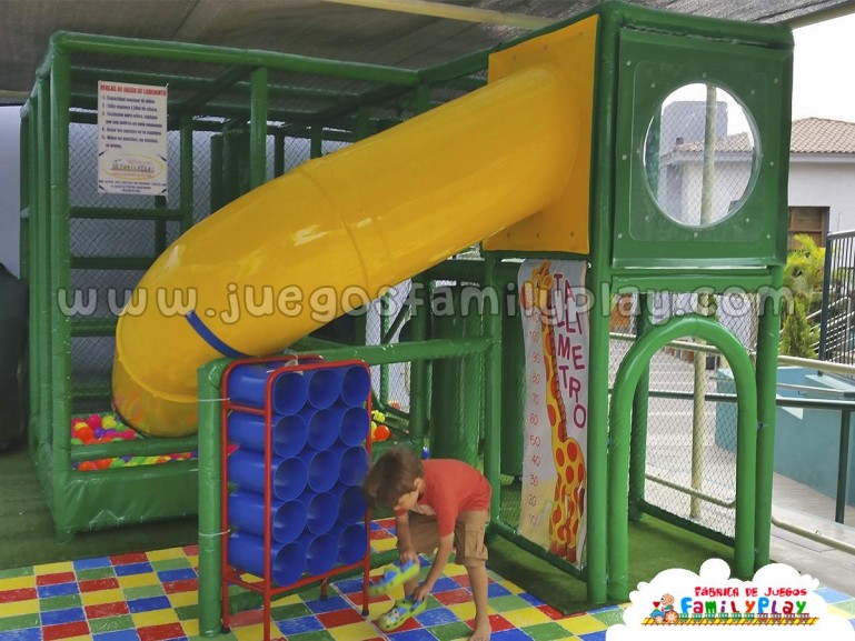 PLAYGROUND LABERINTO MODELO CLUB TERRAZAS MIRAFLORES - Juegos Recreativos  Family Play